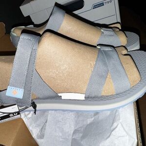 Columbia Alava Light Gray Strappy Outdoor Sandals